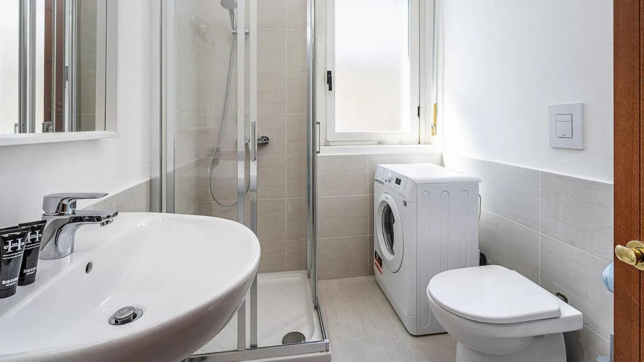 Апартаменты Blue City Paradise - Renovated Apt In Center Милан Экстерьер фото